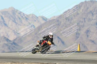 media/Dec-01-2025-Moto Forza (Mon) [[2daa91e15f]]/3-Beginner Group/Session 4 Turn 9/